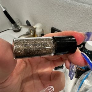 MAC cosmetics pigment antique gold